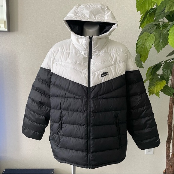 Nike Sportswear Therma-FIT Repel Windrunner Women's Jacket Size 1X